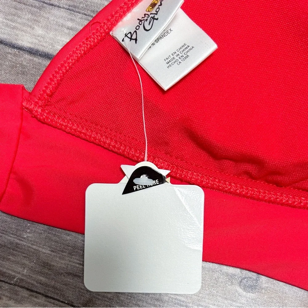 Body Glove Red Triangle Halter Back Tie Removable Pads Bikini Top Small NWT NOS